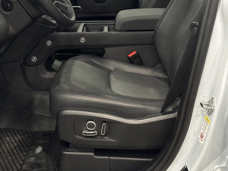 2023 Land Rover Defender 130 X-Dynamic SE Gladstone OR