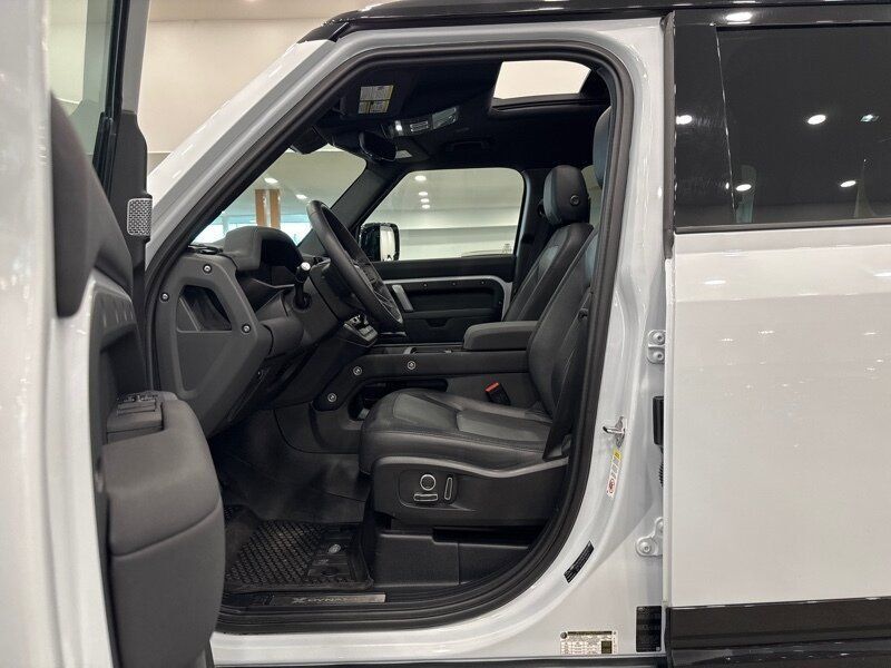 2023 Land Rover Defender 130 X-Dynamic SE Gladstone OR