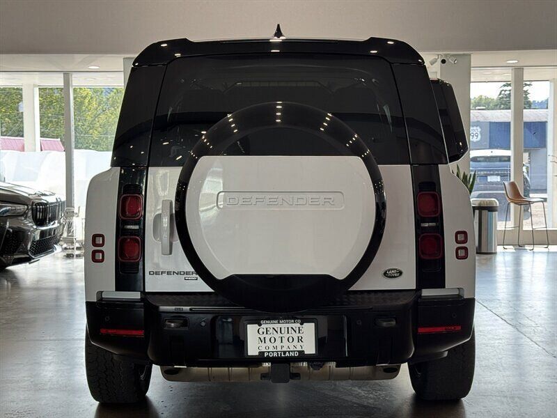 2023 Land Rover Defender 130 X-Dynamic SE Gladstone OR