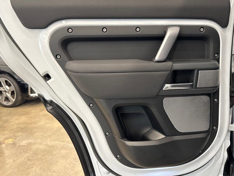 2023 Land Rover Defender 130 X-Dynamic SE Gladstone OR