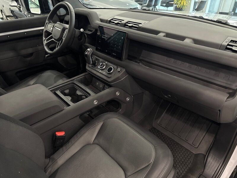 2023 Land Rover Defender 130 X-Dynamic SE Gladstone OR