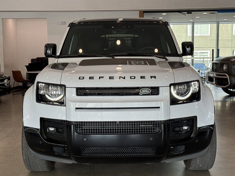 2023 Land Rover Defender 130 X-Dynamic SE