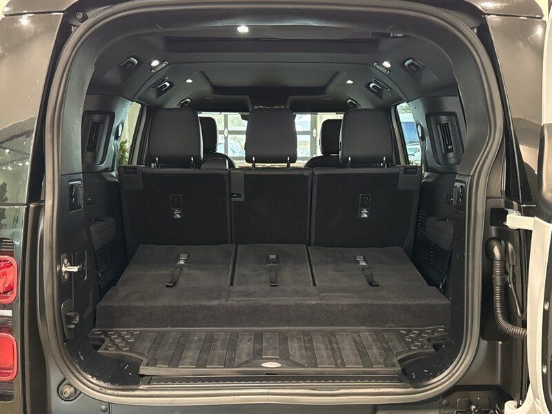 2023 Land Rover Defender 130 X-Dynamic SE Gladstone OR