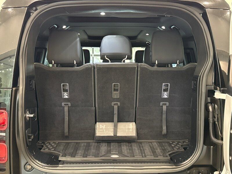 2023 Land Rover Defender 130 X-Dynamic SE Gladstone OR