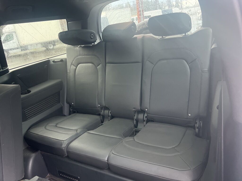 2023 Land Rover Defender 130 X-Dynamic SE Milwaukie OR