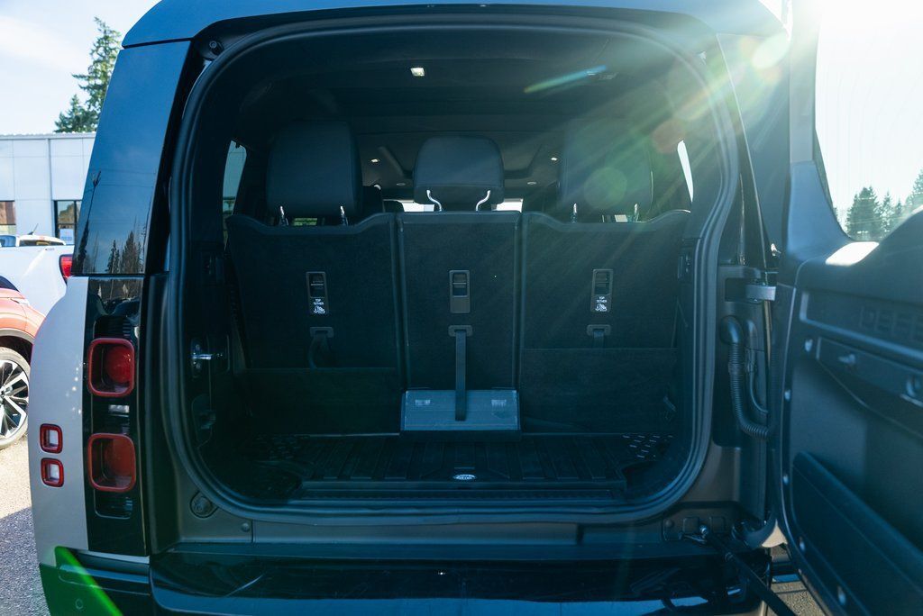 2023 Land Rover Defender 130 X-Dynamic SE Milwaukie OR