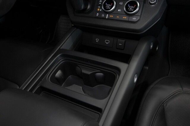 2023 Land Rover Defender 90 V8 ($113,390 MSRP) *ONLY 7500 MILES* *CUSTOM WHEELS* *BLACKOUT PACKAGE* San Diego CA