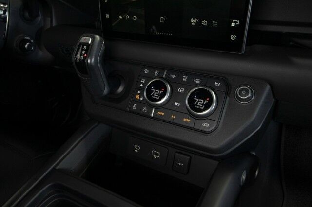 2023 Land Rover Defender 90 V8 ($113,390 MSRP) *ONLY 7500 MILES* *CUSTOM WHEELS* *BLACKOUT PACKAGE* San Diego CA