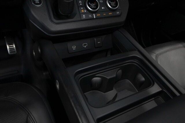 2023 Land Rover Defender 90 V8 ($113,390 MSRP) *ONLY 7500 MILES* *CUSTOM WHEELS* *BLACKOUT PACKAGE* San Diego CA