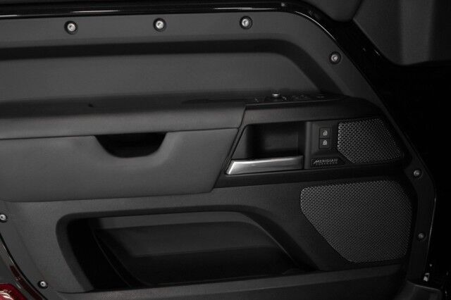 2023 Land Rover Defender 90 V8 ($113,390 MSRP) *ONLY 7500 MILES* *CUSTOM WHEELS* *BLACKOUT PACKAGE* San Diego CA