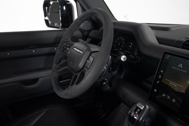 2023 Land Rover Defender 90 V8 ($113,390 MSRP) *ONLY 7500 MILES* *CUSTOM WHEELS* *BLACKOUT PACKAGE* San Diego CA