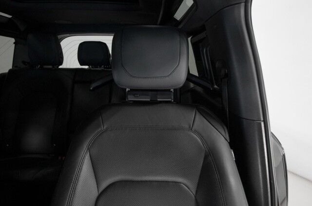 2023 Land Rover Defender 90 V8 ($113,390 MSRP) *ONLY 7500 MILES* *CUSTOM WHEELS* *BLACKOUT PACKAGE* San Diego CA