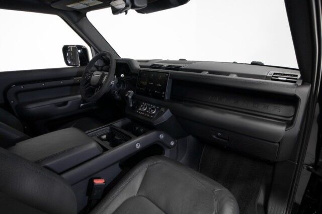 2023 Land Rover Defender 90 V8 ($113,390 MSRP) *ONLY 7500 MILES* *CUSTOM WHEELS* *BLACKOUT PACKAGE* San Diego CA