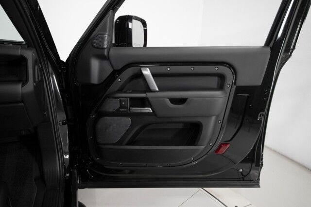 2023 Land Rover Defender 90 V8 ($113,390 MSRP) *ONLY 7500 MILES* *CUSTOM WHEELS* *BLACKOUT PACKAGE* San Diego CA