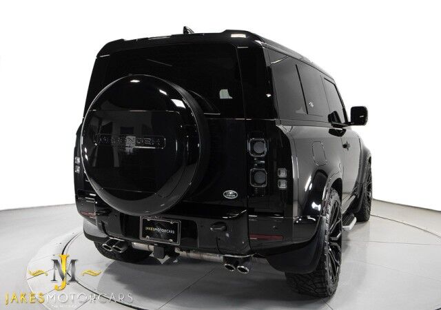 2023 Land Rover Defender 90 V8 ($113,390 MSRP) *ONLY 7500 MILES* *CUSTOM WHEELS* *BLACKOUT PACKAGE* San Diego CA