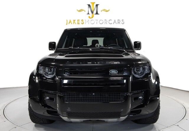 2023 Land Rover Defender 90 V8 ($113,390 MSRP) *ONLY 7500 MILES* *CUSTOM WHEELS* *BLACKOUT PACKAGE* San Diego CA