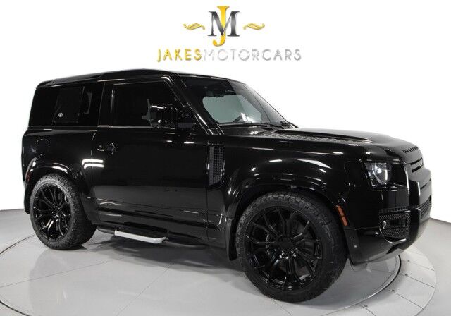 2023 Land Rover Defender 90 V8 ($113,390 MSRP) *ONLY 7500 MILES* *CUSTOM WHEELS* *BLACKOUT PACKAGE* San Diego CA