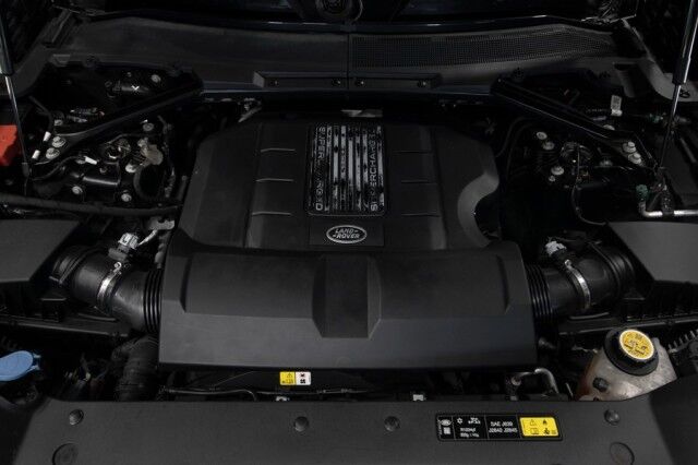 2023 Land Rover Defender 90 V8 ($113,390 MSRP) *ONLY 7500 MILES* *CUSTOM WHEELS* *BLACKOUT PACKAGE* San Diego CA