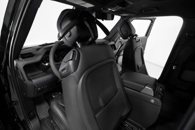 2023 Land Rover Defender 90 V8 ($113,390 MSRP) *ONLY 7500 MILES* *CUSTOM WHEELS* *BLACKOUT PACKAGE* San Diego CA