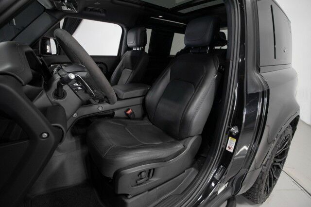 2023 Land Rover Defender 90 V8 ($113,390 MSRP) *ONLY 7500 MILES* *CUSTOM WHEELS* *BLACKOUT PACKAGE* San Diego CA