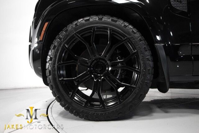 2023 Land Rover Defender 90 V8 ($113,390 MSRP) *ONLY 7500 MILES* *CUSTOM WHEELS* *BLACKOUT PACKAGE* San Diego CA