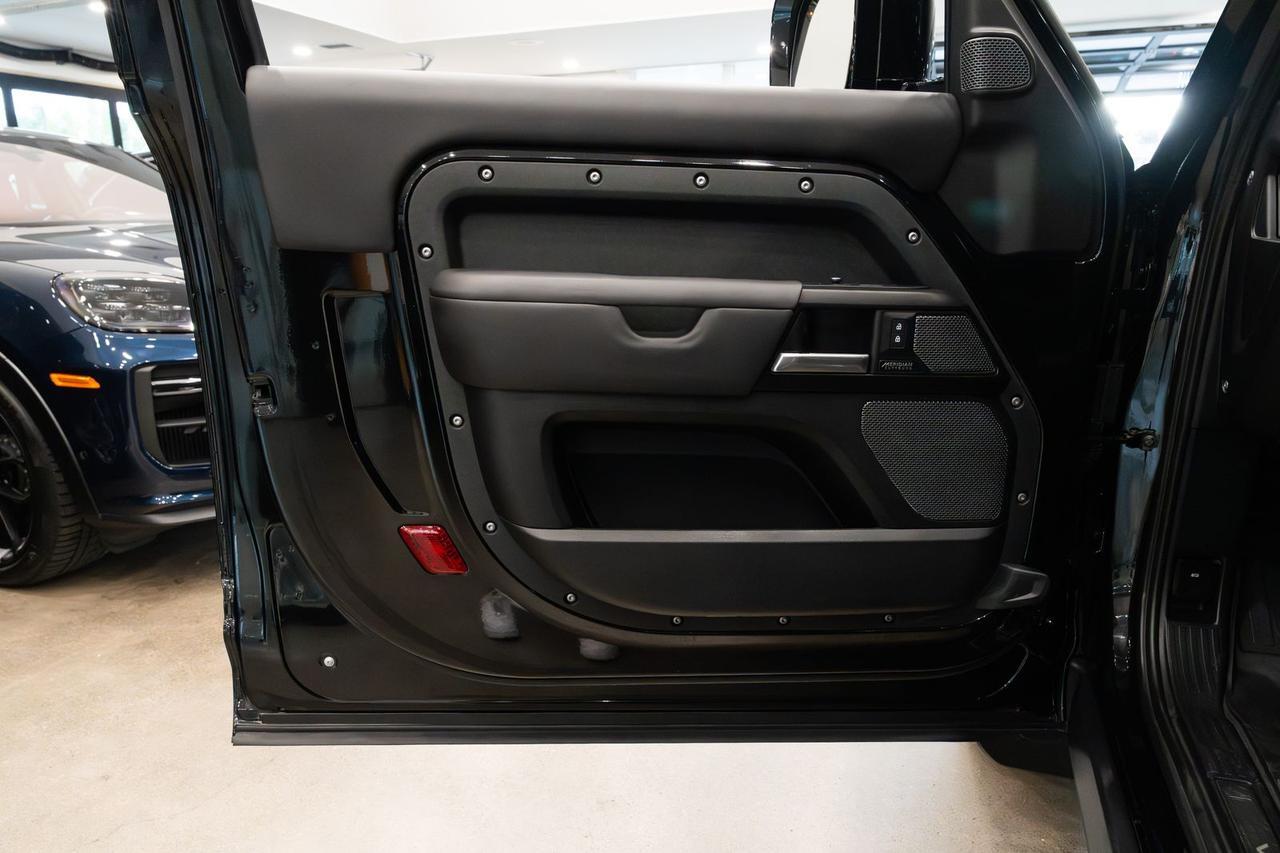 2023 Land Rover Defender 90 V8 Gladstone OR