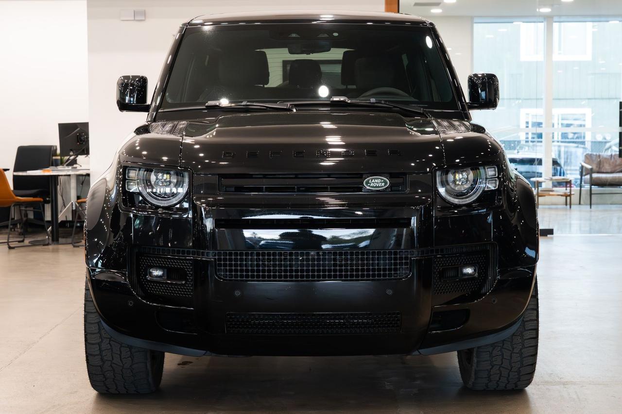 2023 Land Rover Defender 90 V8