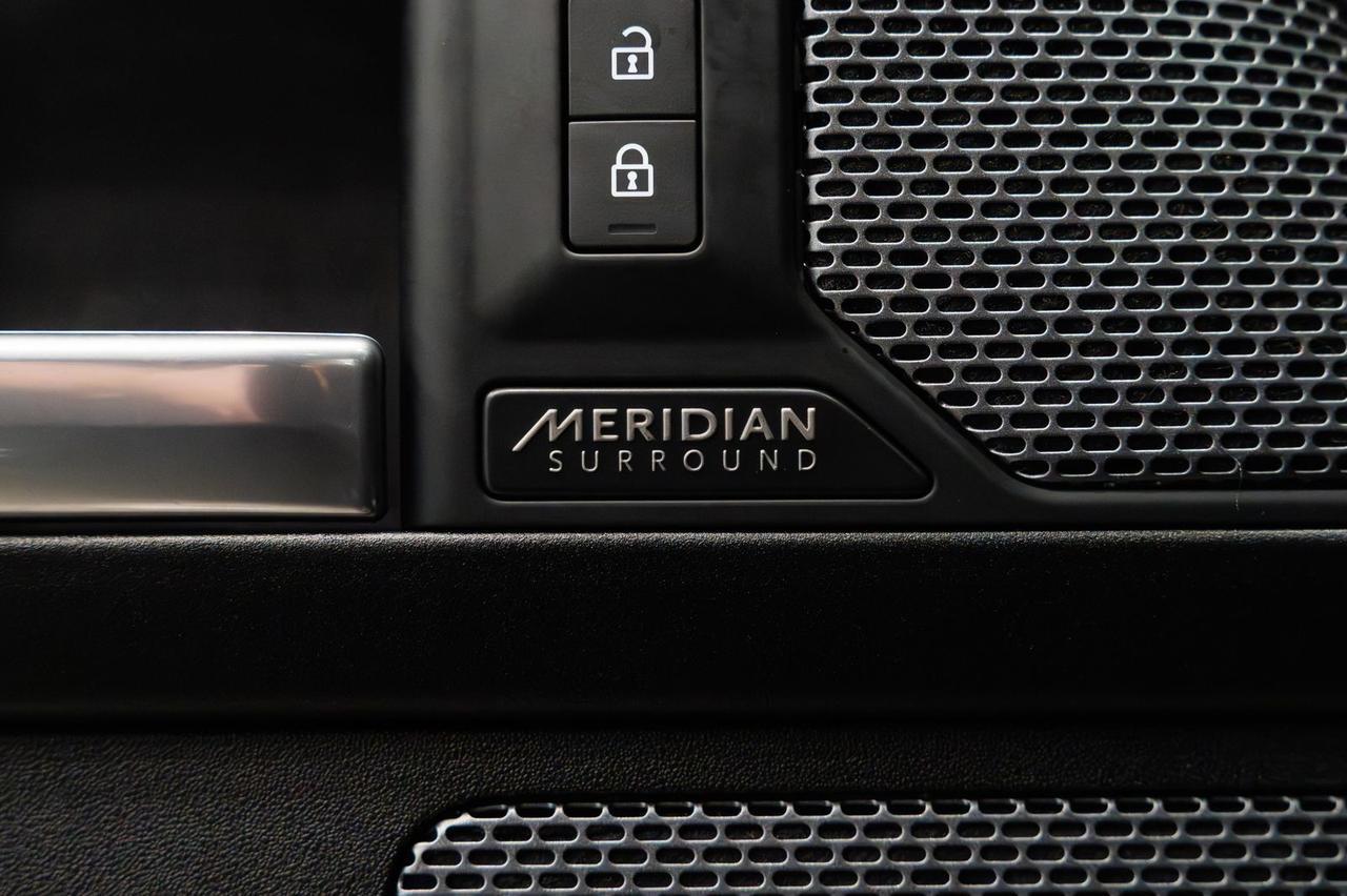 2023 Land Rover Defender 90 V8 Gladstone OR