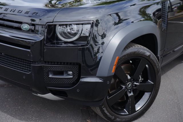 2023 Land Rover Defender 90 V8
