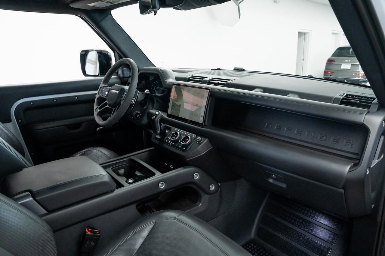 2023 Land Rover Defender 90 V8 Vented Seats Extended Black Exterior Package Portland OR