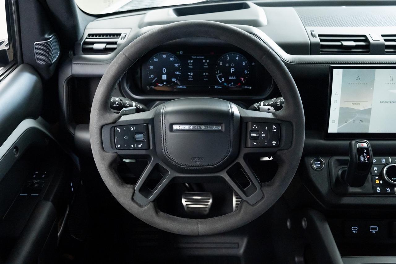 2023 Land Rover Defender 90 V8 Vented Seats Extended Black Exterior Package Portland OR