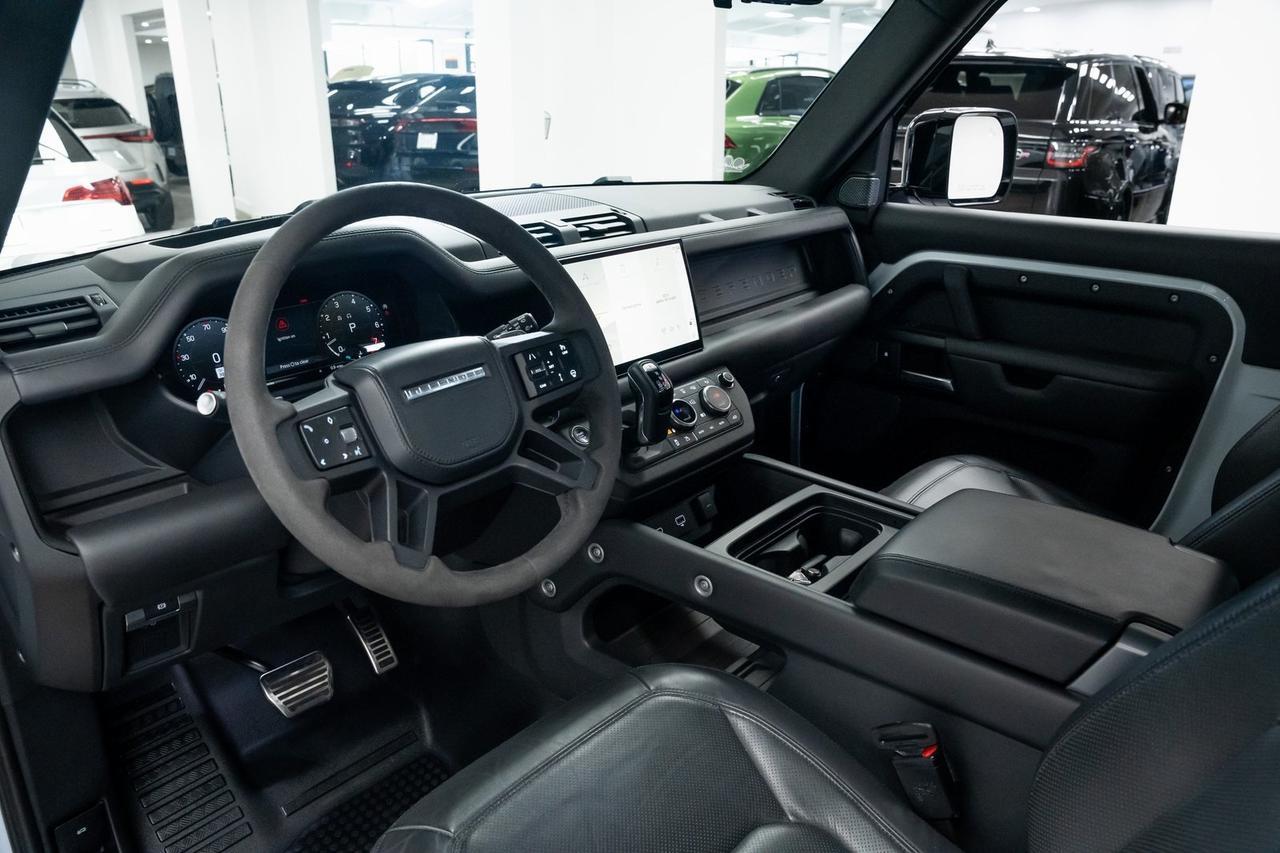 2023 Land Rover Defender 90 V8 Vented Seats Extended Black Exterior Package Portland OR