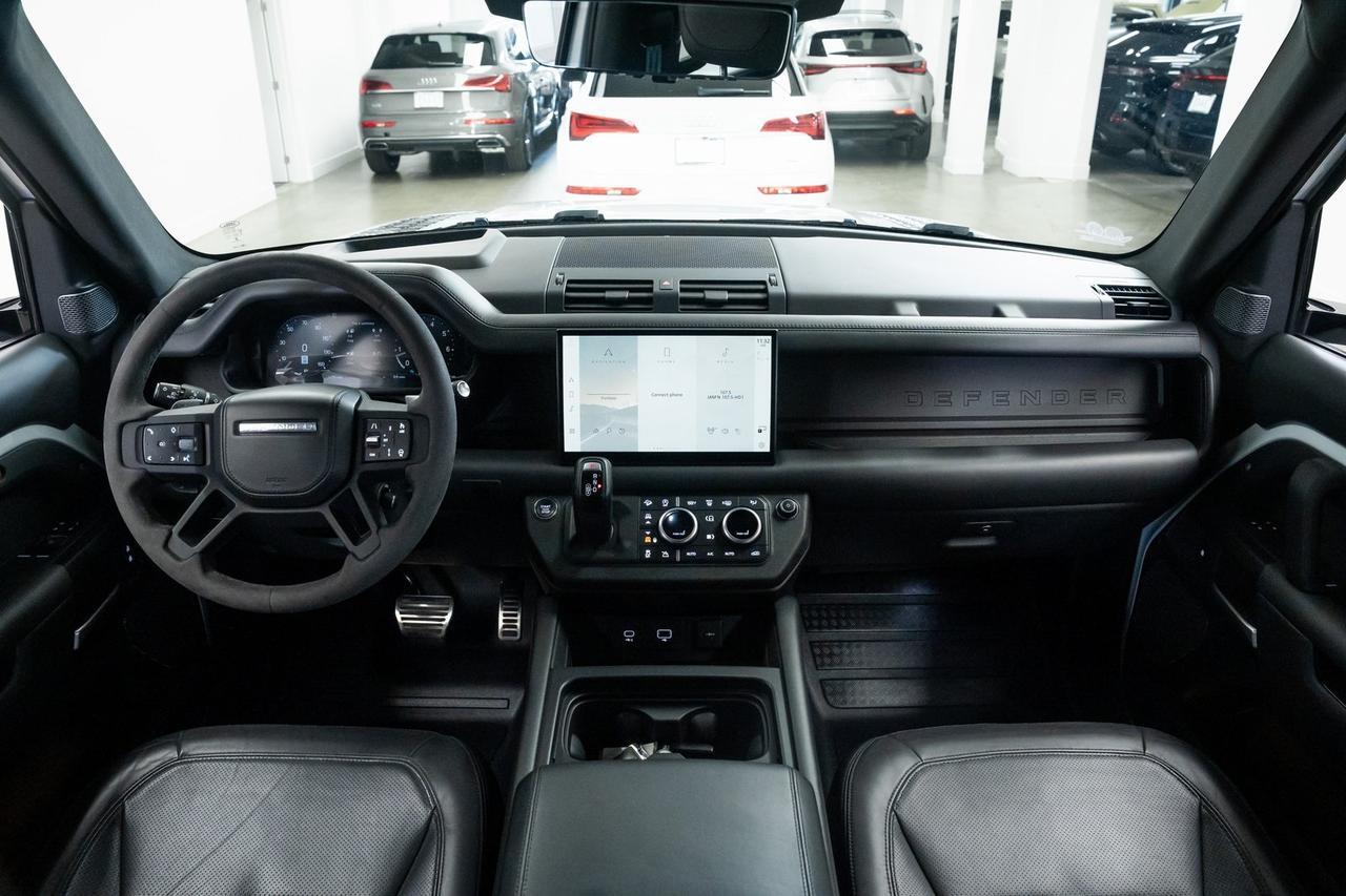 2023 Land Rover Defender 90 V8 Vented Seats Extended Black Exterior Package Portland OR