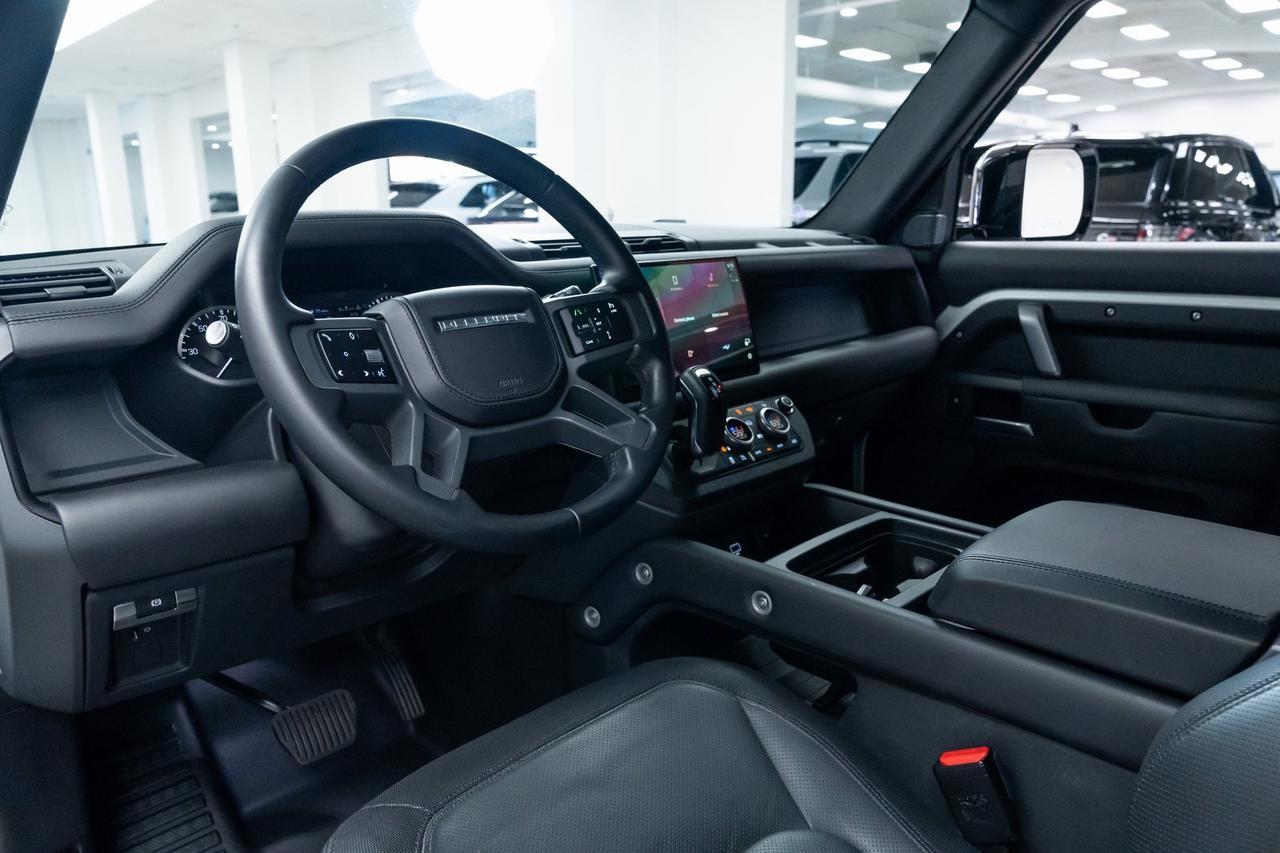 2023 Land Rover Defender 90 X-Dynamic SE Vented Seats Meridian Audio Panoramic Moonroof Portland OR