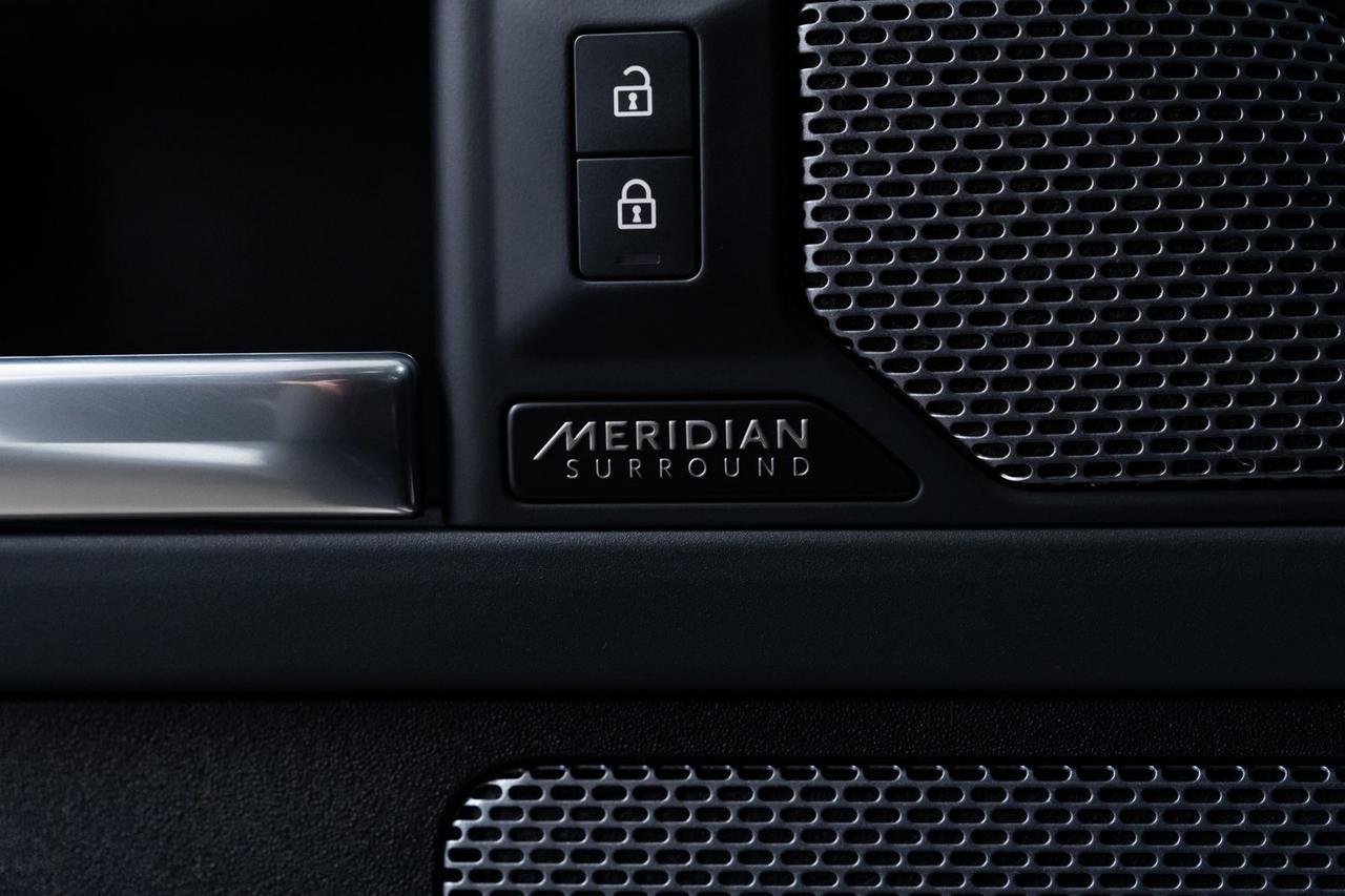 2023 Land Rover Defender 90 X-Dynamic SE Vented Seats Meridian Audio Panoramic Moonroof Portland OR