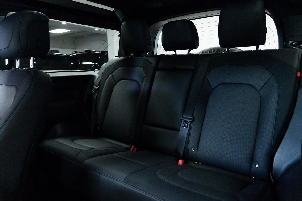 2023 Land Rover Defender 90 X-Dynamic SE Vented Seats Meridian Audio Panoramic Moonroof Portland OR