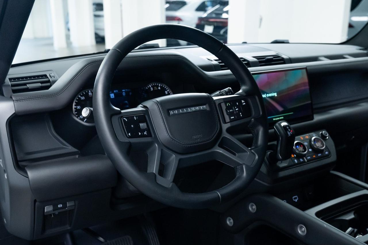 2023 Land Rover Defender 90 X-Dynamic SE Vented Seats Meridian Audio Panoramic Moonroof Portland OR
