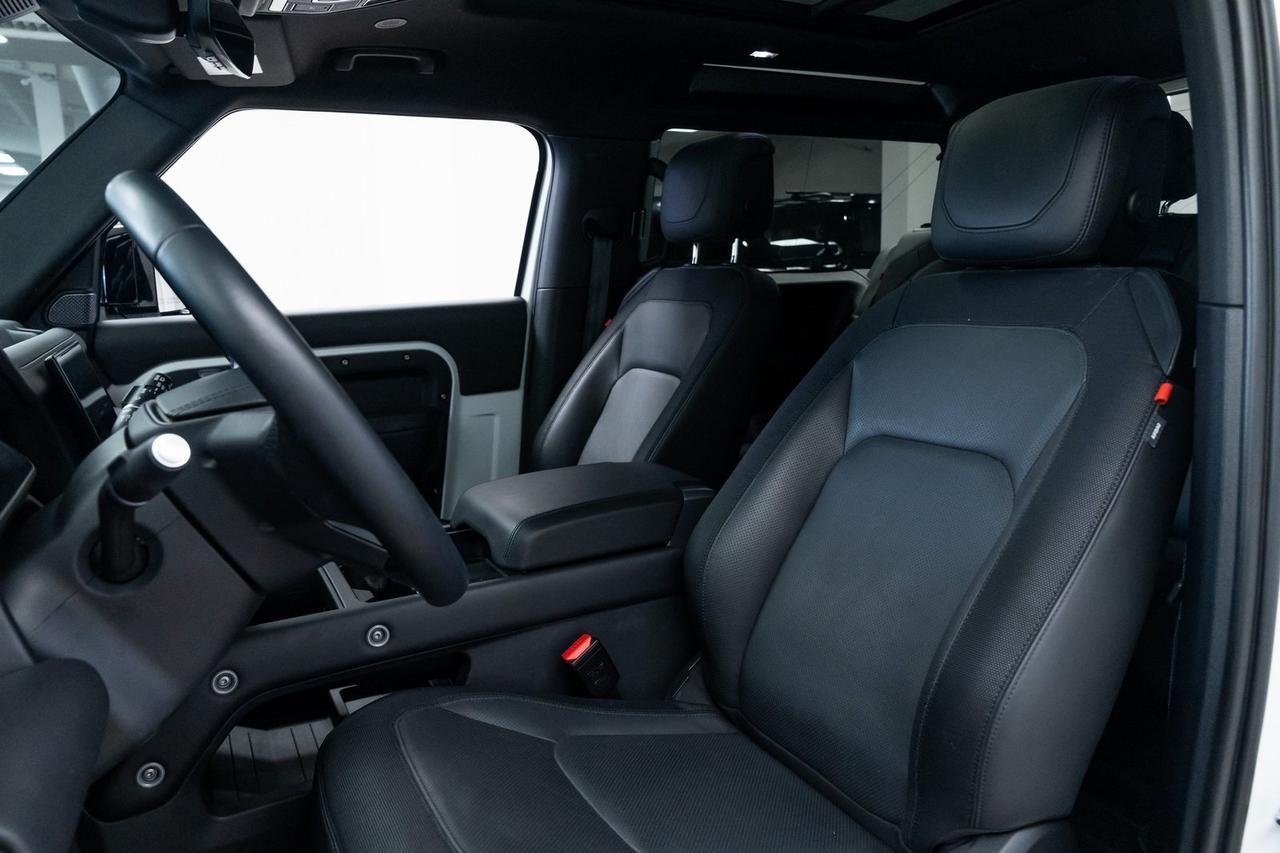 2023 Land Rover Defender 90 X-Dynamic SE Vented Seats Meridian Audio Panoramic Moonroof Portland OR