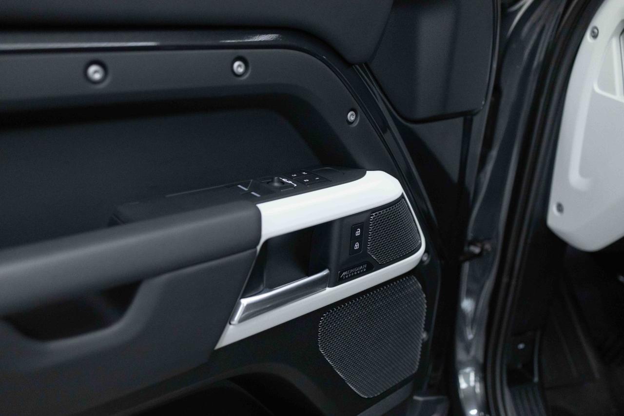 2023 Land Rover Defender SE Marietta GA