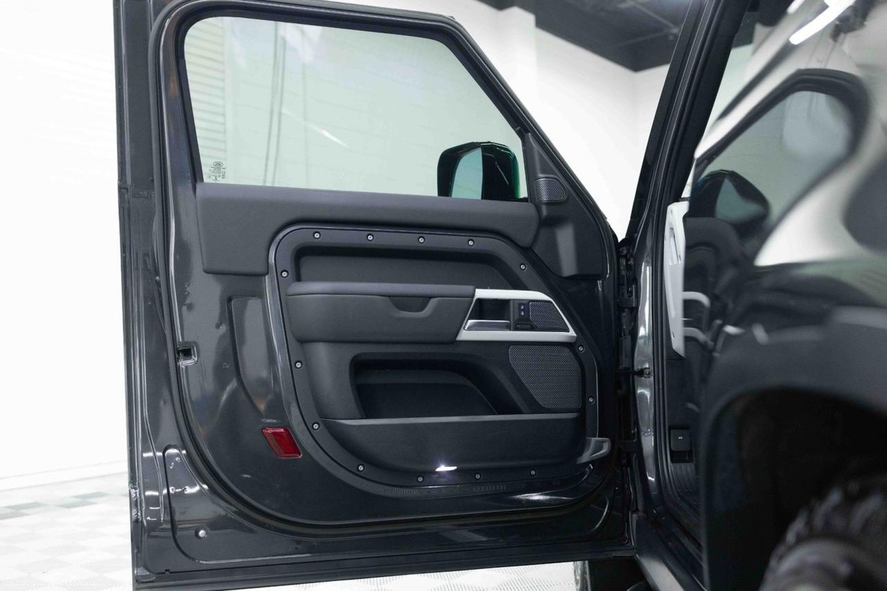 2023 Land Rover Defender SE Marietta GA