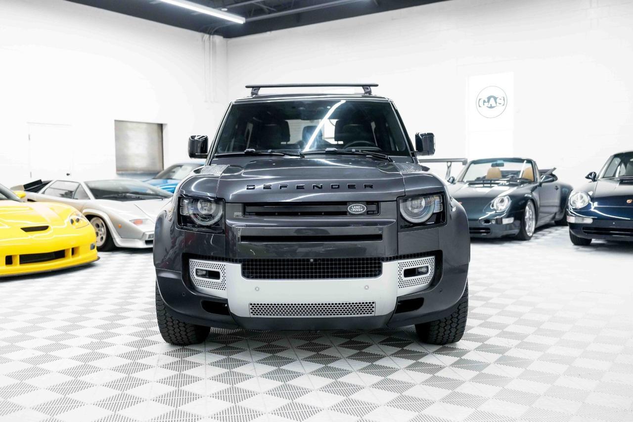2023 Land Rover Defender SE