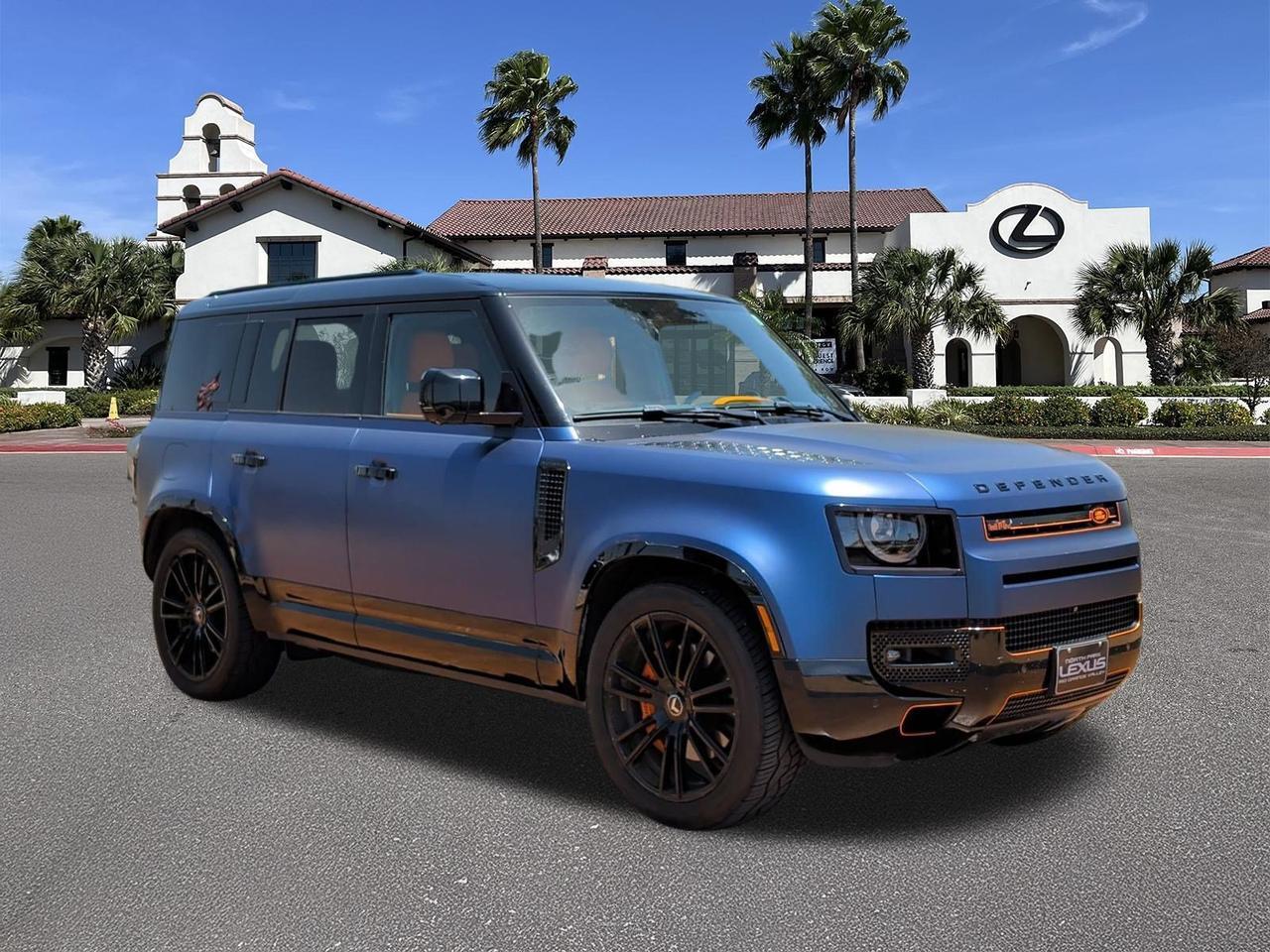 2023 Land Rover Defender SE