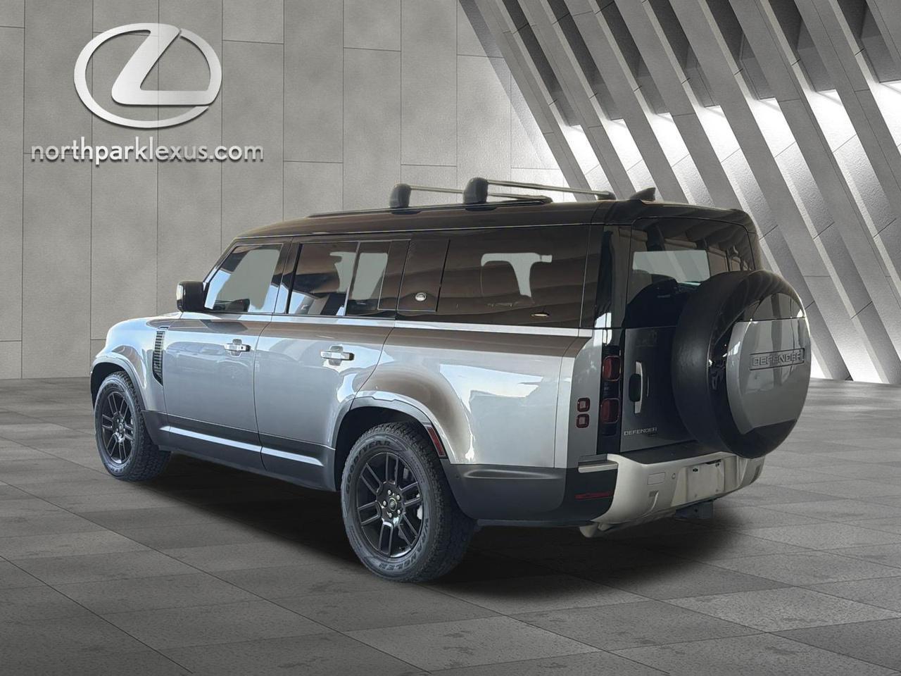 2023 Land Rover Defender SE