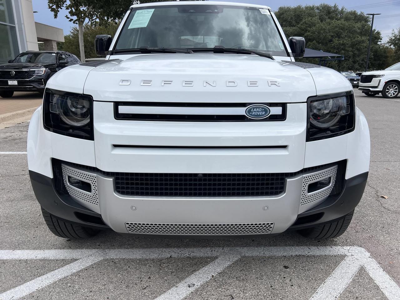 2023 Land Rover Defender SE