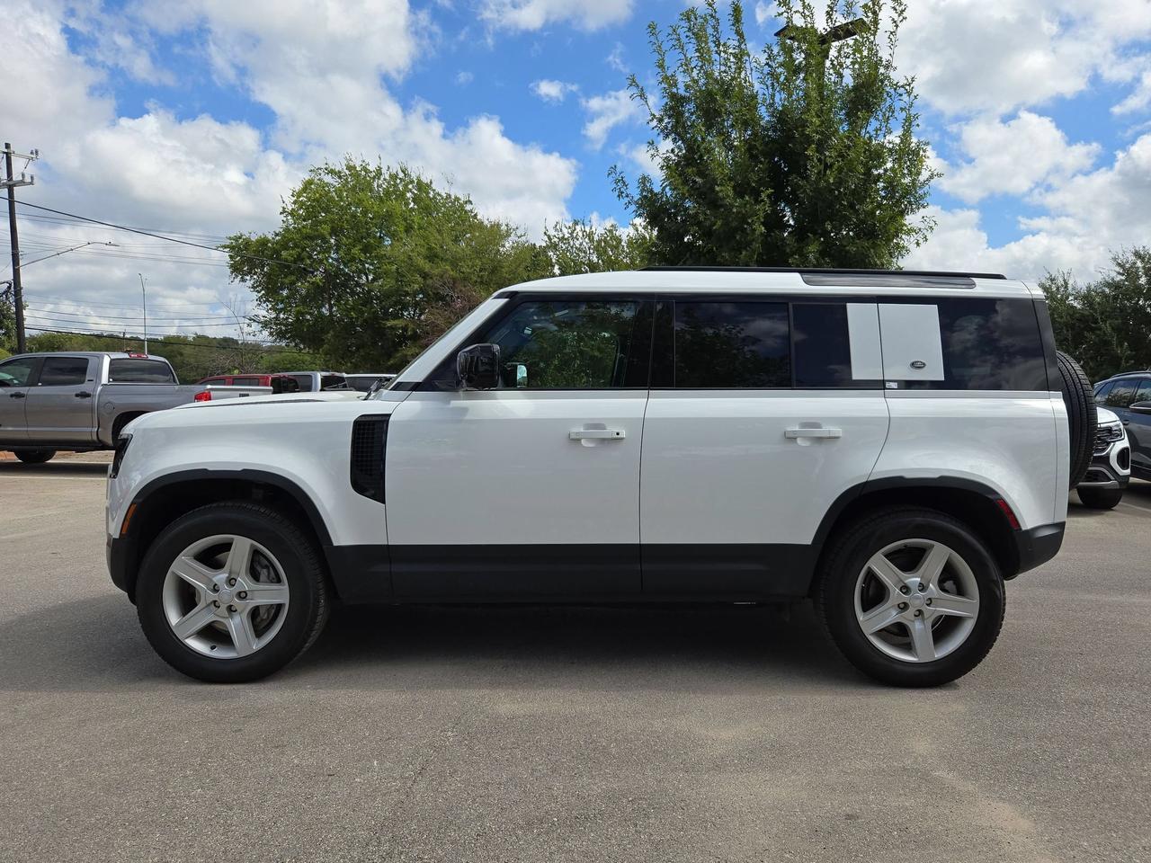2023 Land Rover Defender SE San Antonio TX