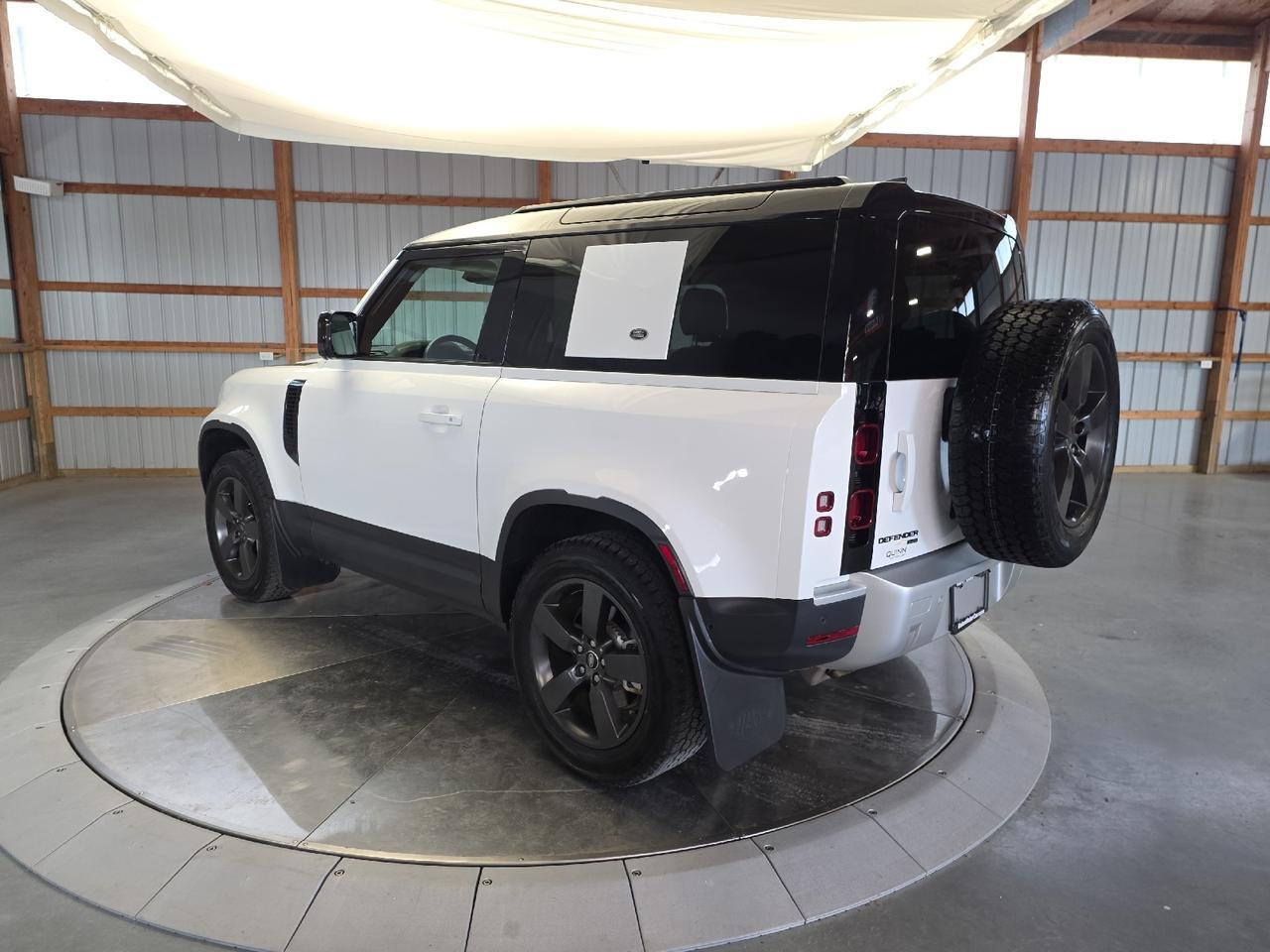 2023 Land Rover Defender SE