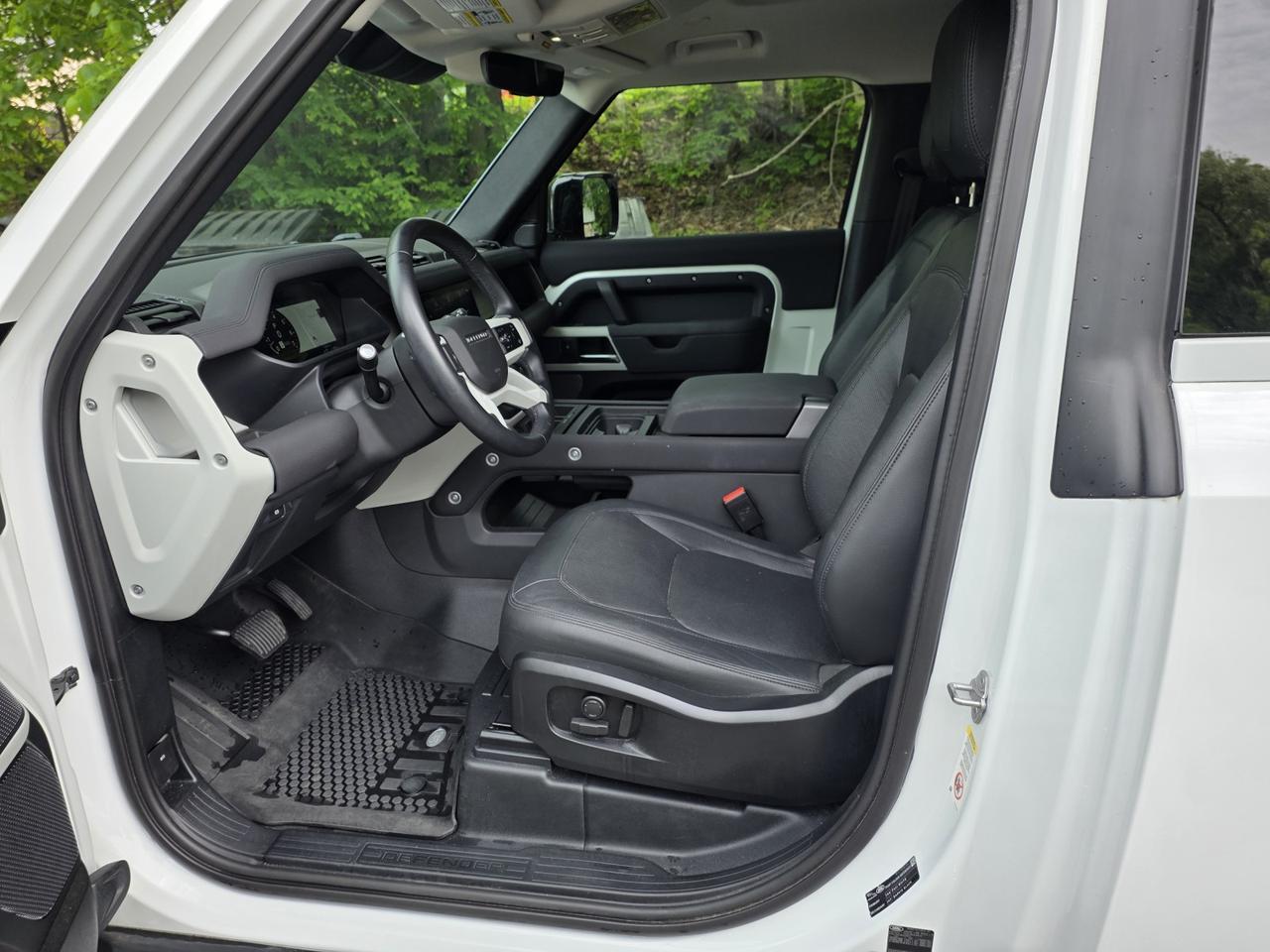 2023 Land Rover Defender SE Sand Lake NY