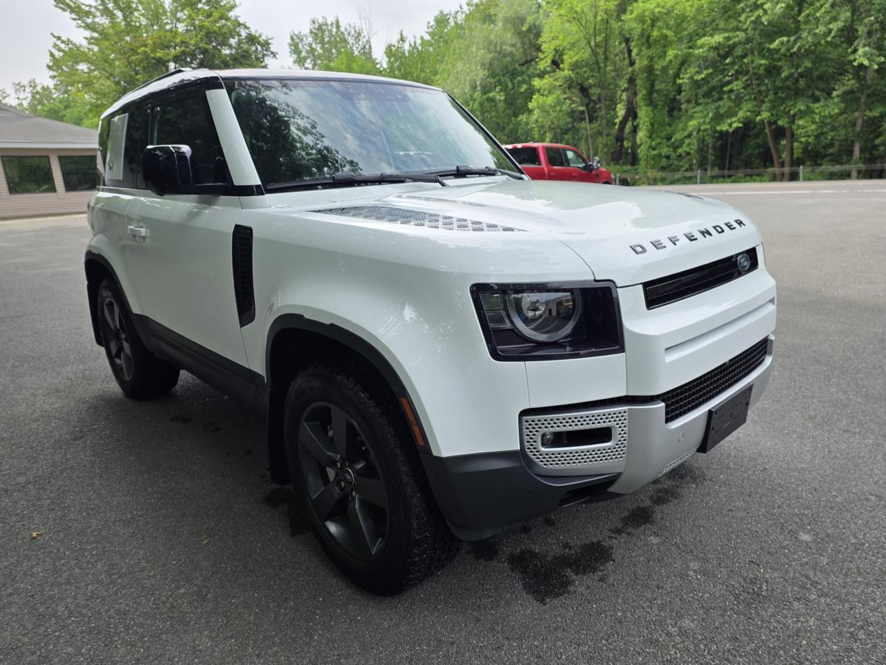 2023 Land Rover Defender SE Sand Lake NY