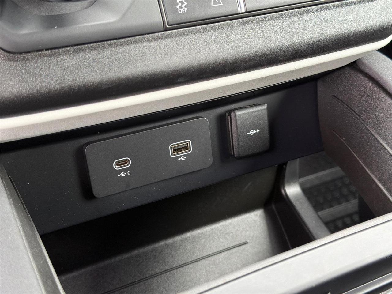 2023 Land Rover Defender SE Hagerstown MD