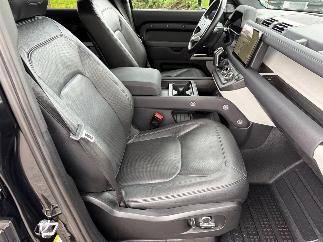 2023 Land Rover Defender SE Hagerstown MD